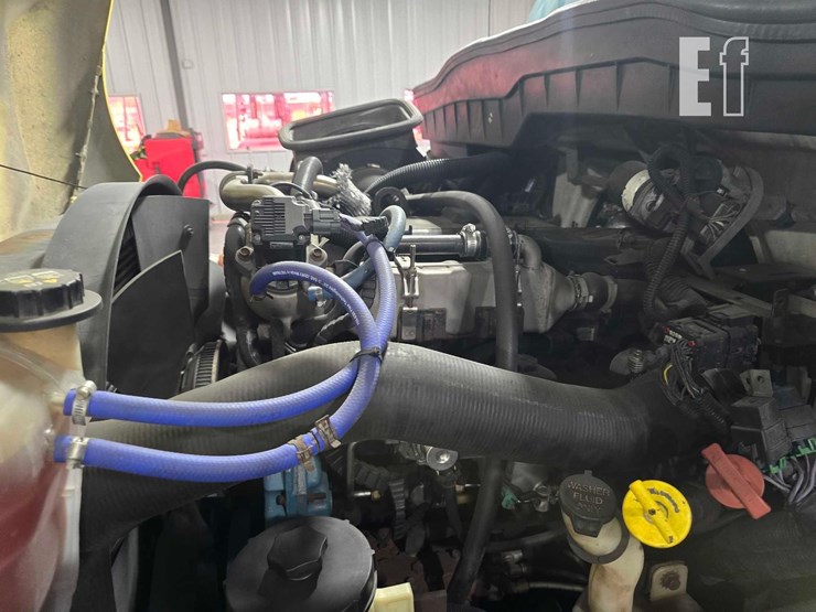 2010-international-durastar-4300-image-23