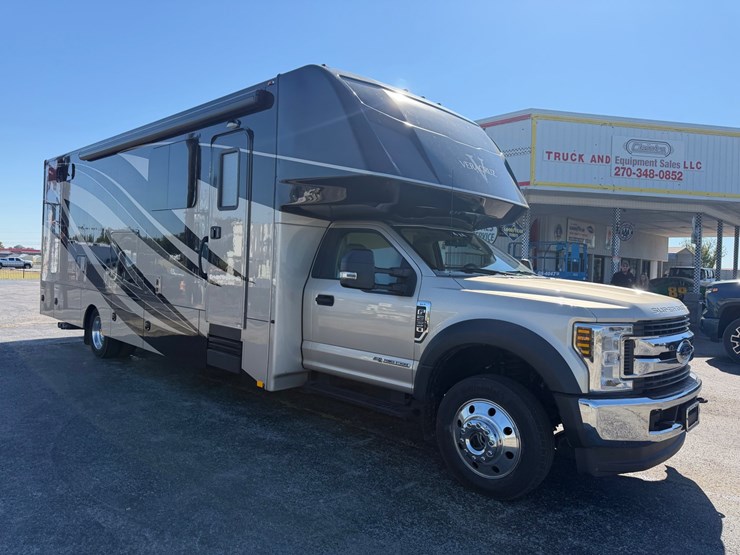 2018-ford-f550-image-3
