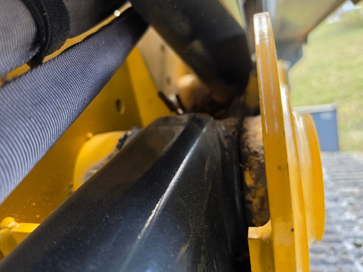 deere-333g-image-81