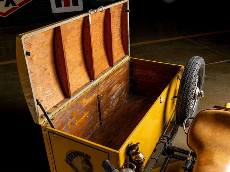1938-harley-davidson-caterpillar-package-van-tribute-image-55