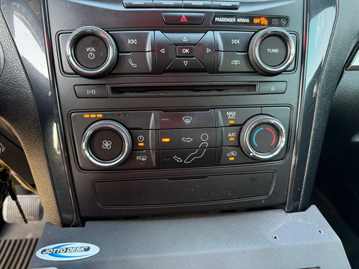 2018-ford-explorer-image-53
