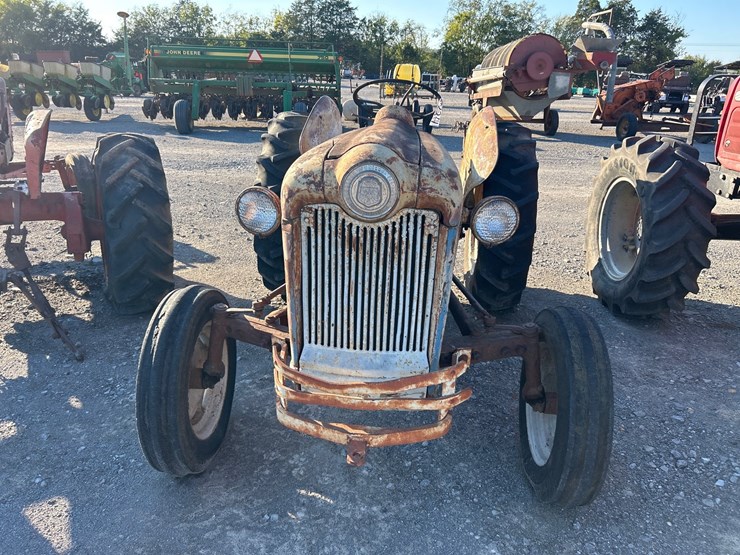 ford-tractor-image-3
