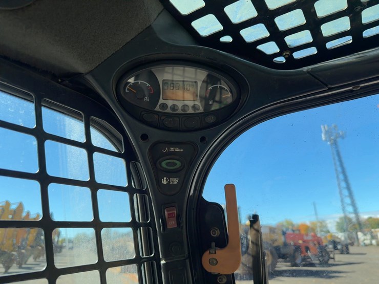 2016-bobcat-s850-image-22