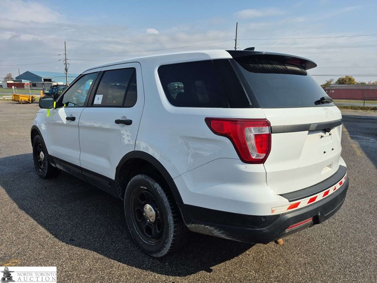 2018-ford-explorer-image-7