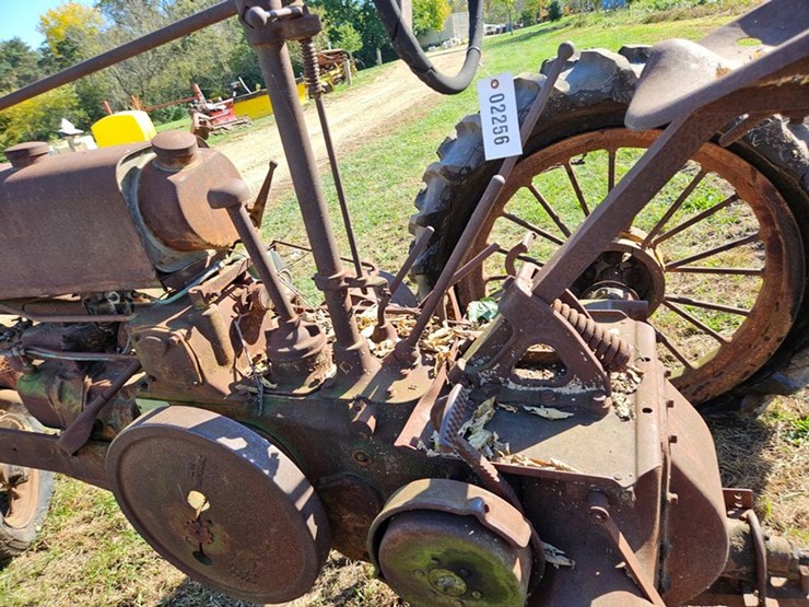 john-deere-model-b-image-28