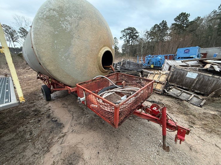 8’-dia-x-13’l-110-bbl-fiberglass-storage-tank-on-s/a-bumper-pull-trailer-image-7