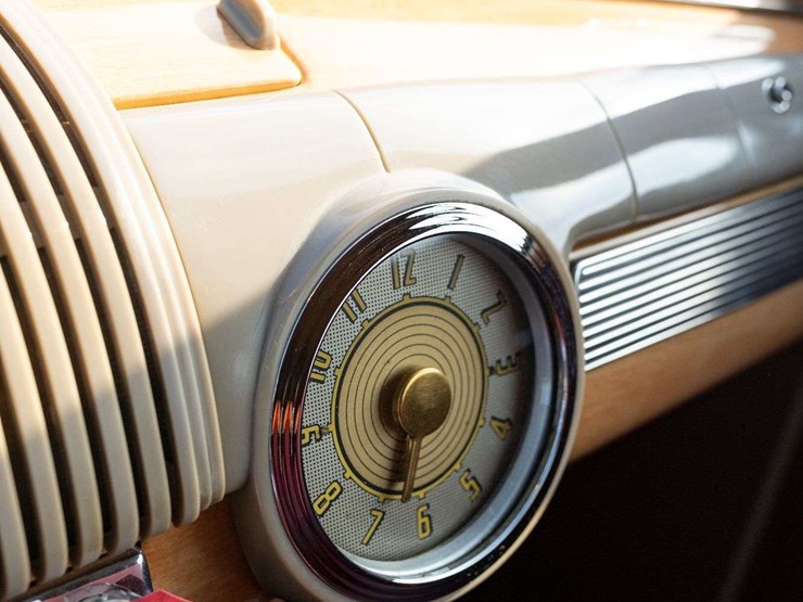 1947-ford-super-deluxe-sportsman-image-34