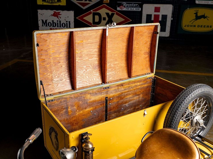 1938-harley-davidson-caterpillar-package-van-tribute-image-53