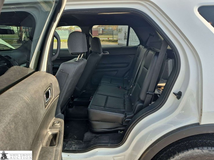 2018-ford-explorer-image-14