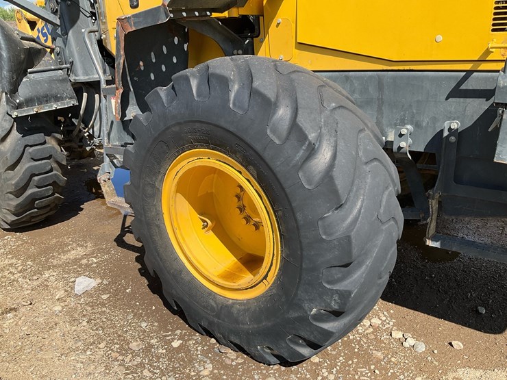 2016-komatsu-wa200-7-image-35