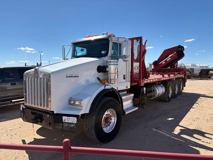 2013-kenworth-t800-image-3