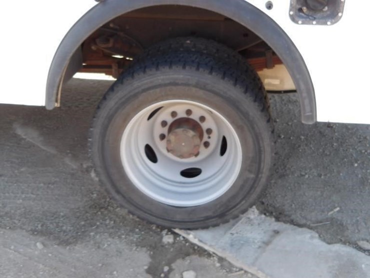 2011-ford-f550-image-5