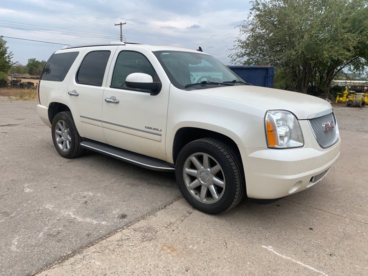 2014-gmc-yukon-image-4