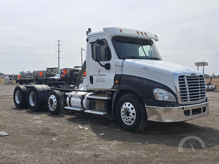 2018-freightliner-cascadia-125-image-2