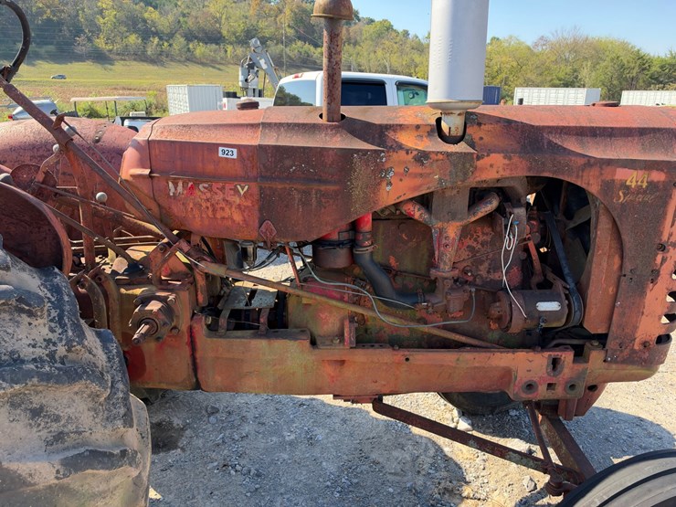massey-ferguson-44-image-7