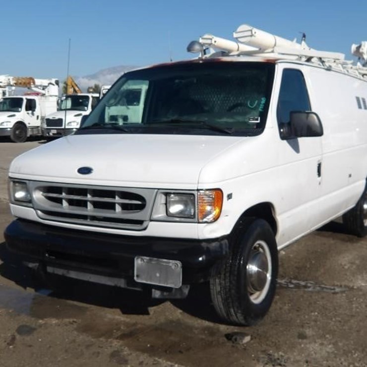 2002 FORD E350