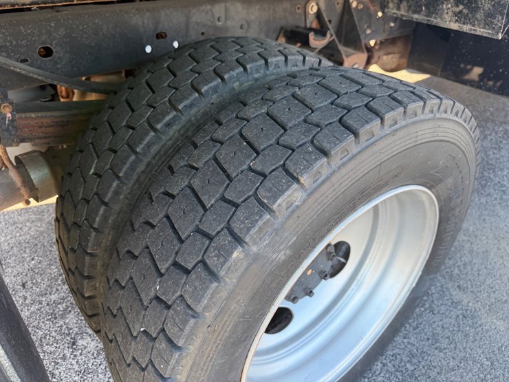 2016-ford-f550-image-14