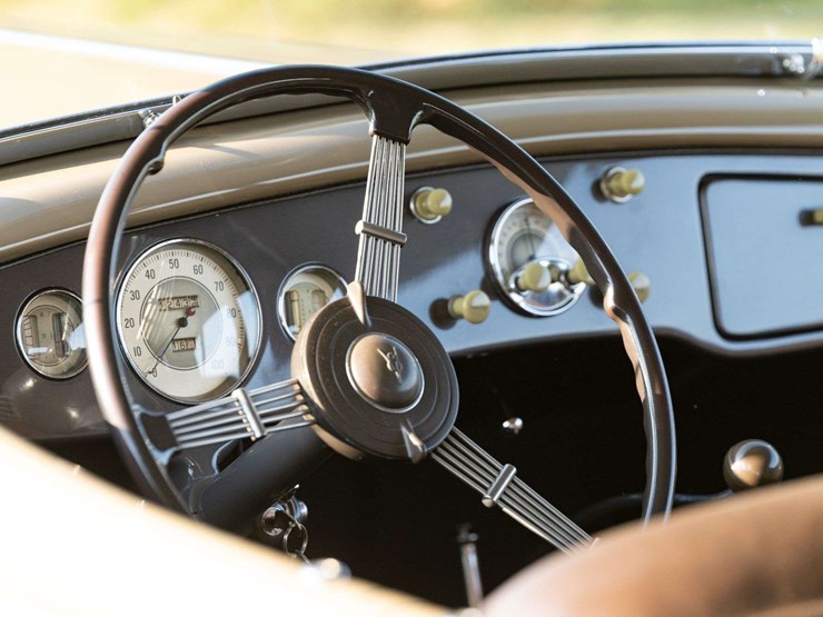 1935-ford-deluxe-phaeton-image-30