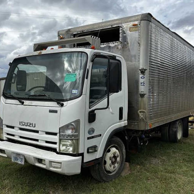 2011 ISUZU NQR