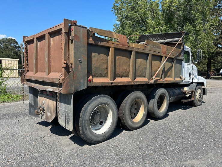 1994-mack-ch613-image-3