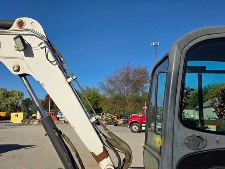 2006-bobcat-341g-image-16