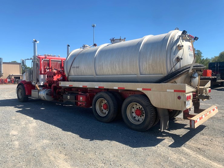 2009-peterbilt-367-image-5