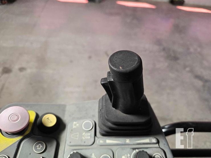 2016-caterpillar-ap-600f-image-19