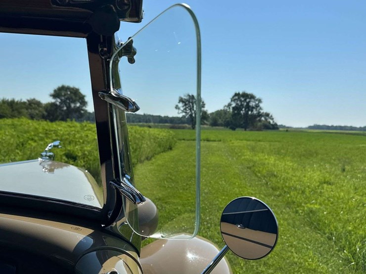 1935-ford-deluxe-phaeton-image-46