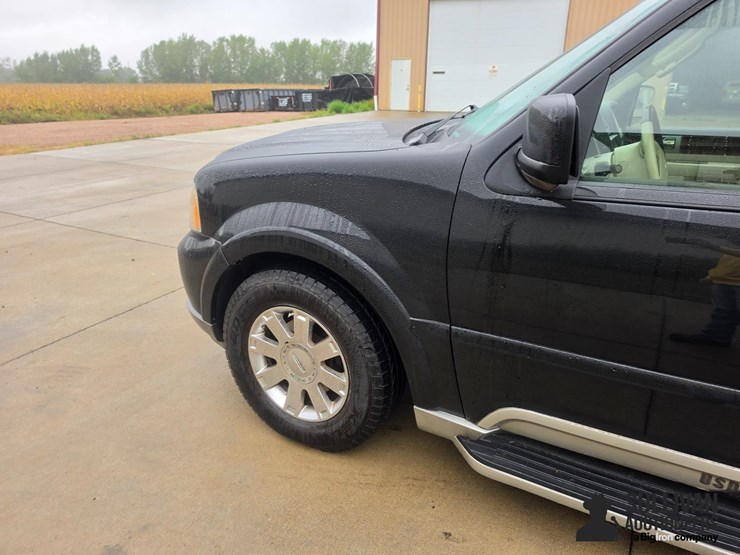 2004-lincoln-navigator-image-11