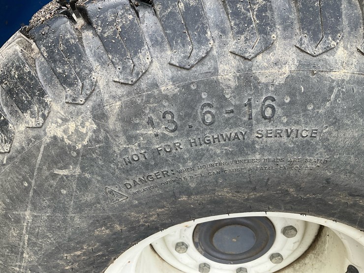 new-holland-t1520-image-11