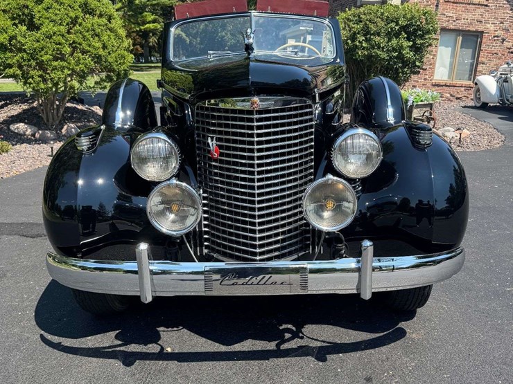 1939-cadillac-series-90-v-16-convertible-coupe-image-15