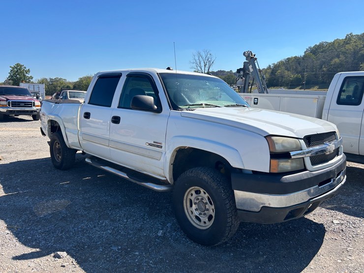 2004-chevrolet-2500-image-2