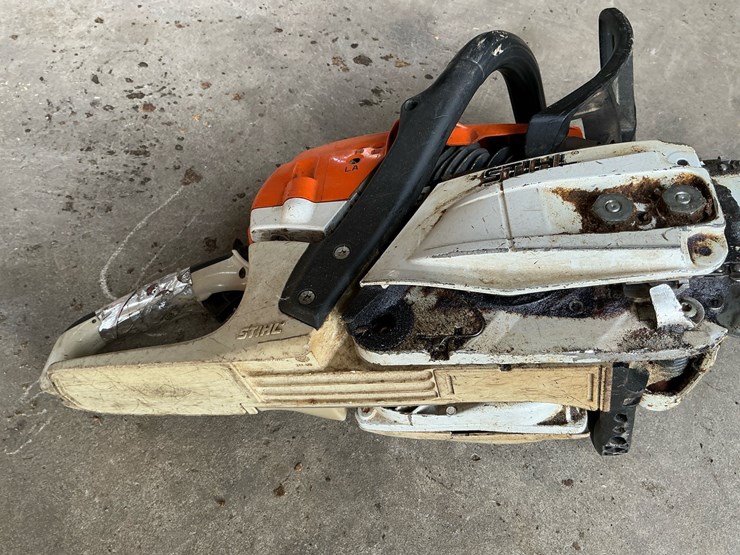 #116-•-2021-stihl-ms-261-gas-chainsaw-image-9