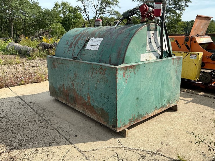 #184-•-stanwade-metal-products-skid-mounted-fuel-storage-tank-w/-fill-rite-fr4200h-pump-image-1