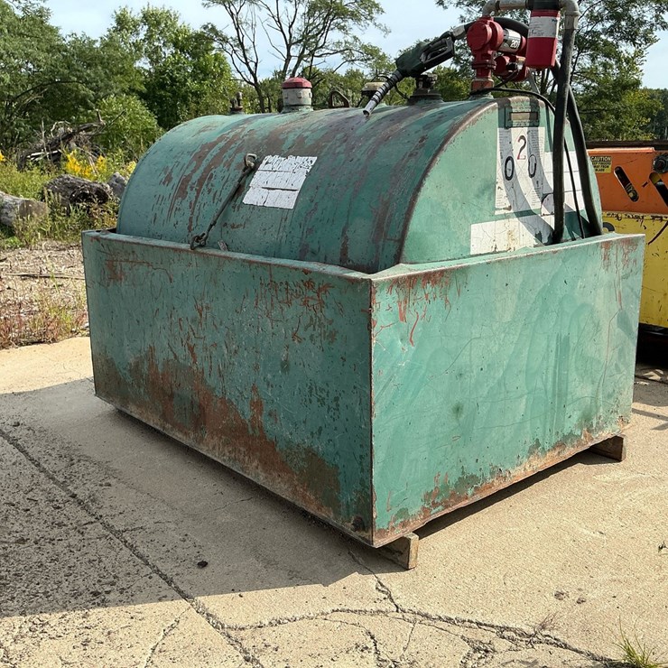 #184 • Stanwade Metal Products Skid-Mounted Fuel Storage Tank w/ Fill-Rite FR4200H Pump