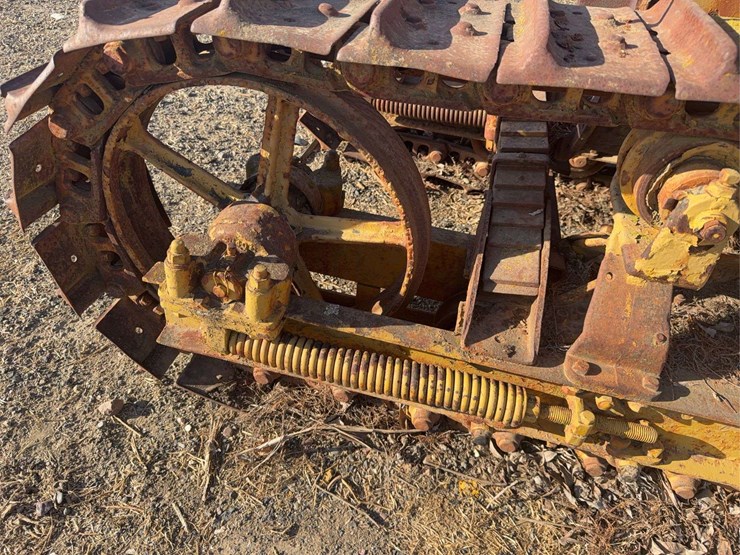 caterpillar-thirty-image-14
