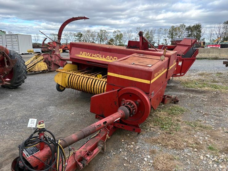 new-holland-570-image-1