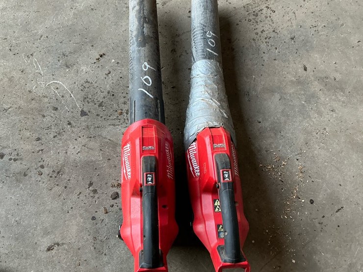 #109-•-(2)-milwaukee-m18-fuel-2724-20-cordless-handheld-blowers-image-2