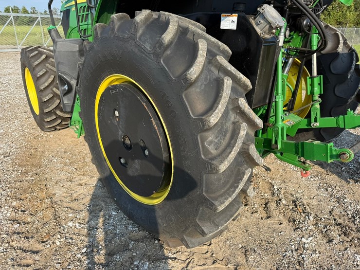 2017-john-deere-6110m-image-5