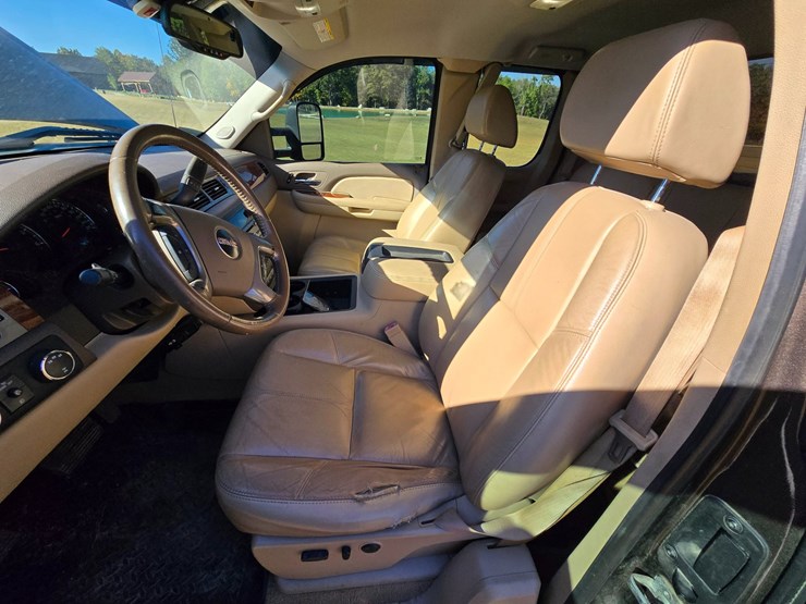 2008-gmc-sierra-2500hd-image-32