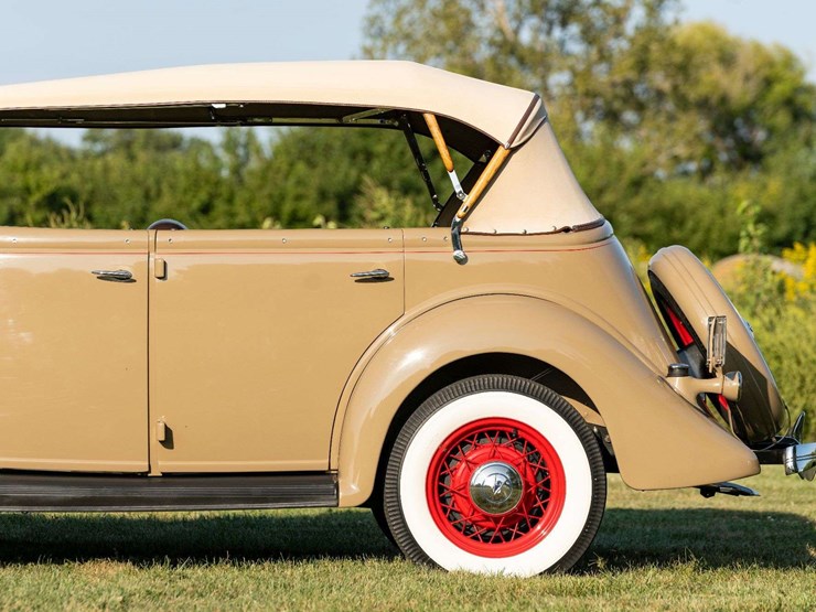1935-ford-deluxe-phaeton-image-18