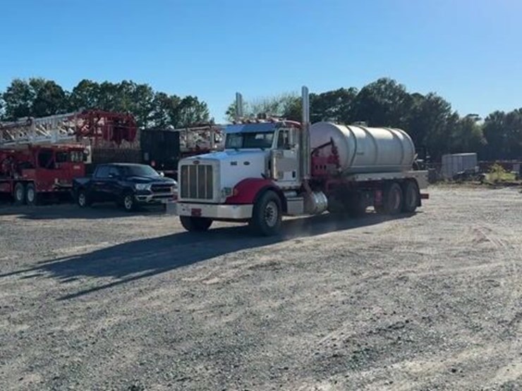 2009-peterbilt-367-image-1