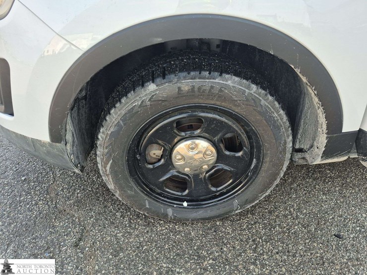 2018-ford-explorer-image-21