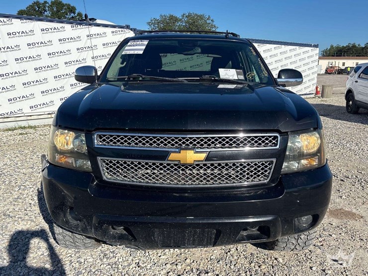 2009-chevrolet-avalanche-4x4-crew-cab-pickup-truck-image-25