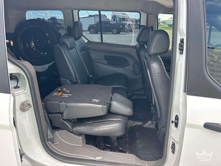 2020-ford-transit-connect-image-21