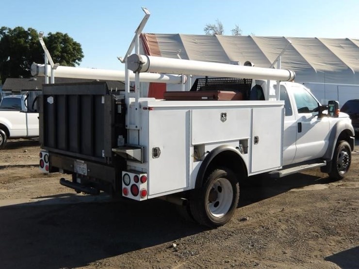 2011-ford-f550-image-3