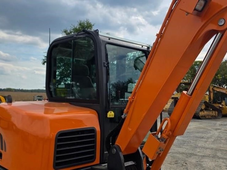 2023-doosan-dx63-3-image-36