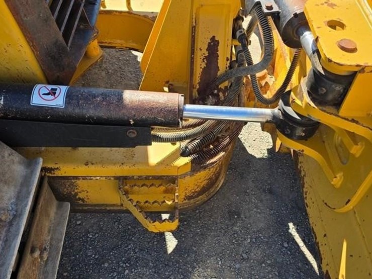 2021-caterpillar-d3-image-43