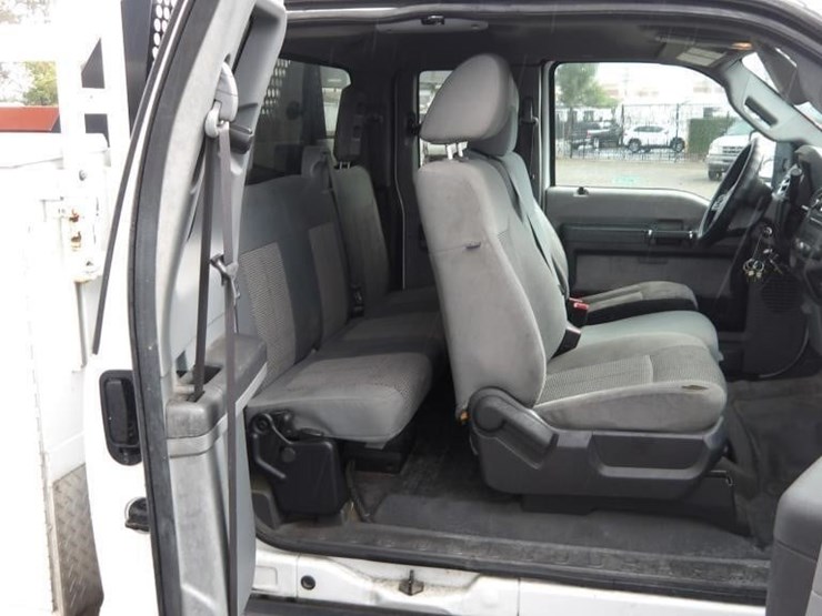 2011-ford-f550-image-15