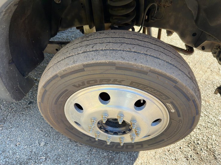 2015-ford-f450-xlt-image-8